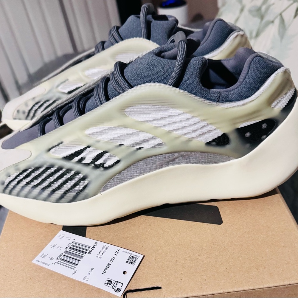 Yeezy Athletic Shoes in Gray and Cream - Picture 2 of 9